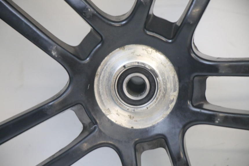 photo de LLANTA DELANTERA Y NEUMÁTICO PEUGEOT SPEEDFIGHT 3 LC 2T 50 (2009 - 2015) - Primer plano técnico