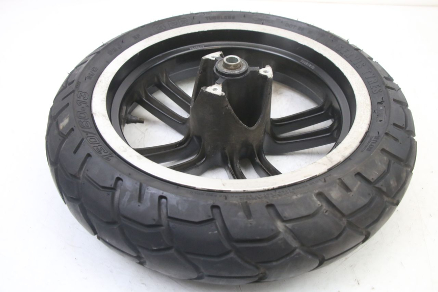 photo de LLANTA DELANTERA Y NEUMÁTICO PEUGEOT SPEEDFIGHT 3 LC 2T 50 (2009 - 2015) - Detalles de los puntos de fijación