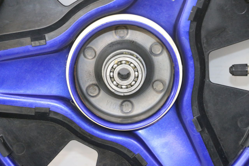 photo de LLANTA DELANTERA Y NEUMÁTICO YAMAHA PW 50 (1984 - 2025) - Características distintivas