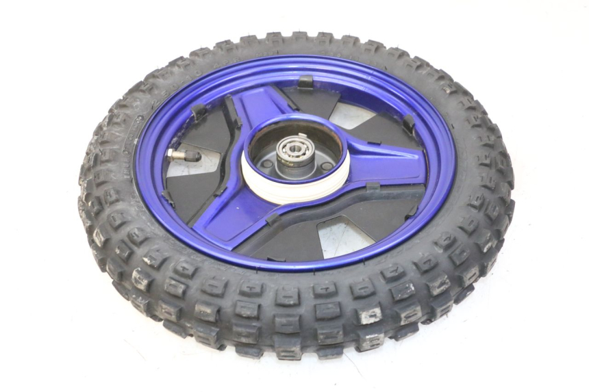 photo de LLANTA DELANTERA Y NEUMÁTICO YAMAHA PW 50 (1984 - 2025) - Detalles de los puntos de fijación