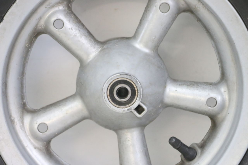 photo de LLANTA DELANTERA Y NEUMÁTICO APRILIA RALLY AC 50 (1995 - 2004) - Recambio usado revisado