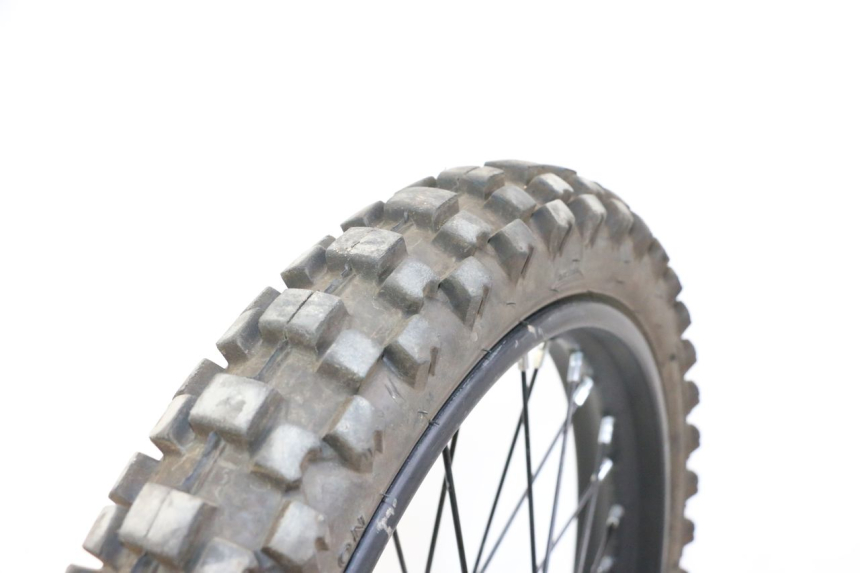 photo de LLANTA DELANTERA Y NEUMÁTICO APOLLO RFZ 125 - Detalle de la pieza