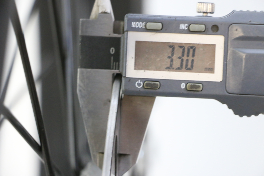 photo de LLANTA DELANTERA Y NEUMÁTICO APOLLO RFZ 150 - Foto de producto adicional