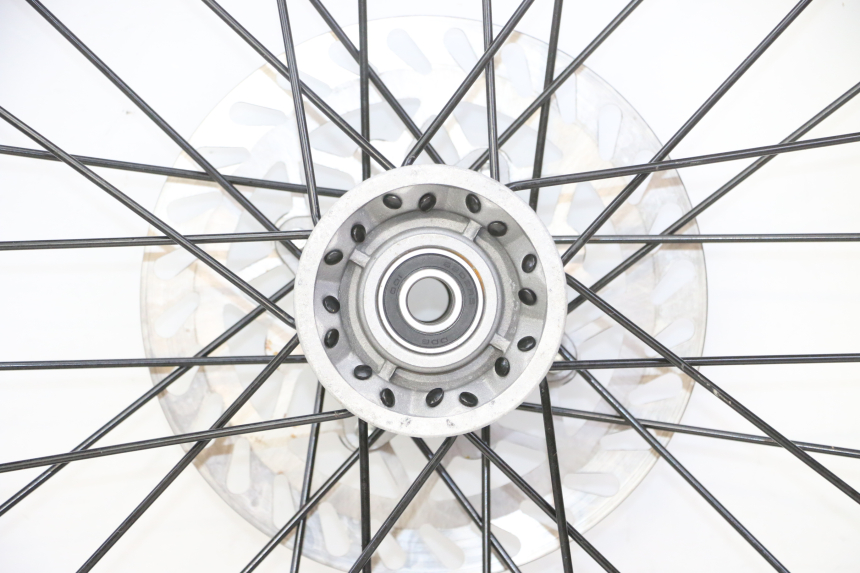 photo de LLANTA DELANTERA Y NEUMÁTICO APOLLO RFZ 150 - Zoom estado de uso