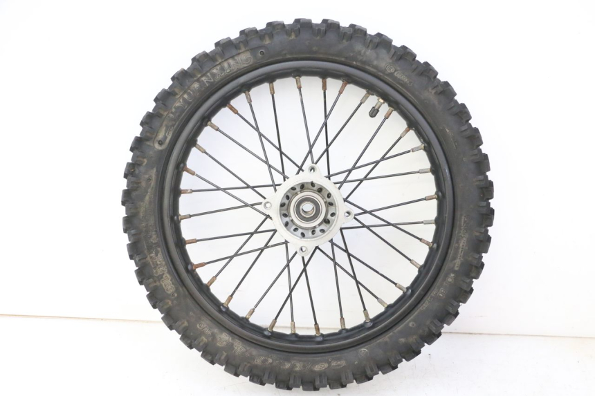 photo de LLANTA DELANTERA Y NEUMÁTICO APOLLO RFZ 125 - Detalle de la pieza