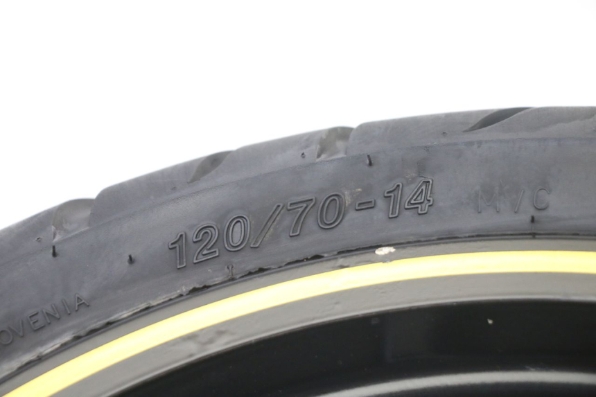 photo de LLANTA DELANTERA Y NEUMÁTICO GILERA RUNNER SP 50 (2006 - 2008) - Zoom sobre los componentes