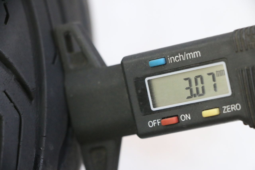 photo de LLANTA DELANTERA Y NEUMÁTICO PEUGEOT SATELIS 125 (2013 - 2018) - Detalle de la pieza