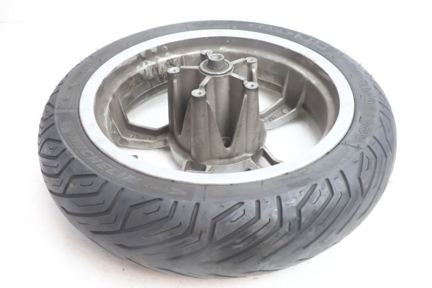 photo de LLANTA DELANTERA Y NEUMÁTICO PEUGEOT SATELIS 125 (2006 - 2009) - Características distintivas