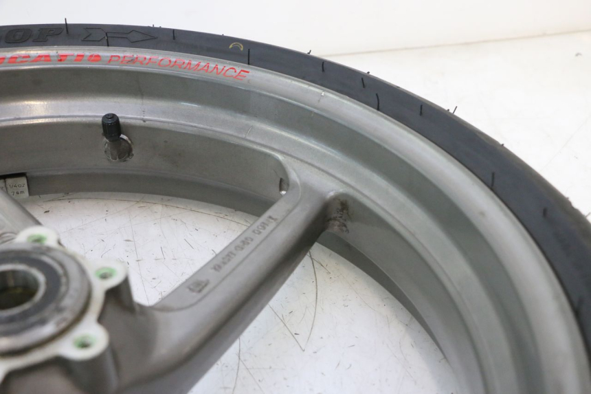 photo de LLANTA DELANTERA Y NEUMÁTICO DUCATI SS IE DS CARENEE 1000 (2002 - 2006) - Características distintivas
