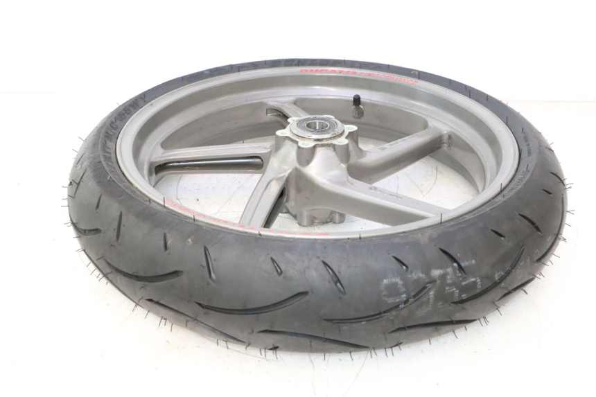 photo de LLANTA DELANTERA Y NEUMÁTICO DUCATI SS IE DS CARENEE 1000 (2002 - 2006) - Primer plano de alta resolución