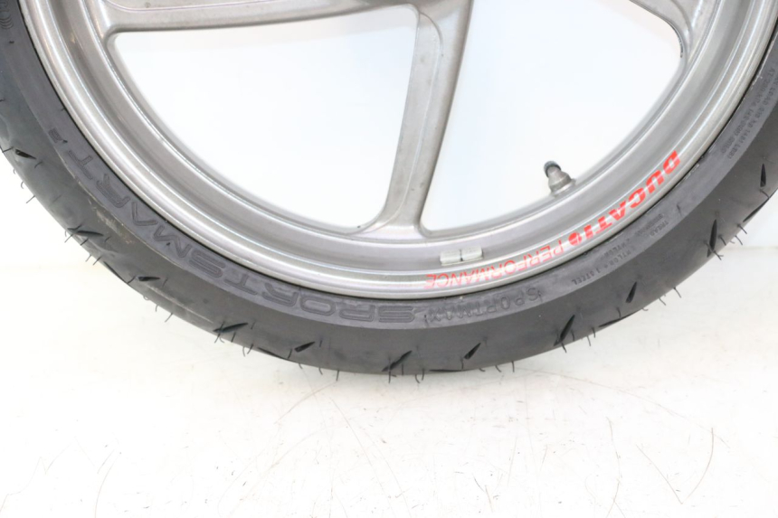 photo de LLANTA DELANTERA Y NEUMÁTICO DUCATI SS IE DS CARENEE 1000 (2002 - 2006) - Primer plano técnico