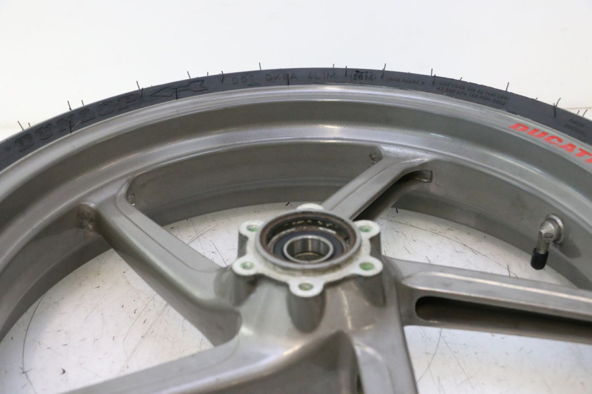photo de LLANTA DELANTERA Y NEUMÁTICO DUCATI SS IE DS CARENEE 1000 (2002 - 2006) - Estado de la superficie y material