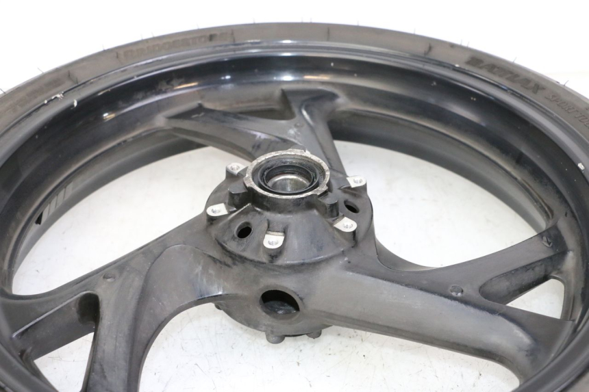 photo de LLANTA DELANTERA Y NEUMÁTICO HONDA ST PAN EUROPEAN 1300 (2002 - 2013) - Zoom estado de uso