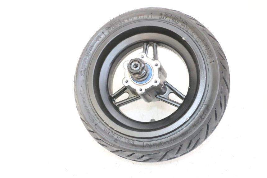 photo de RINDE DELANTERA Y NEUMÁTICO NAMI STELLAR 1 - Detalles de los puntos de fijación