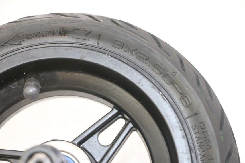 photo de RINDE DELANTERA Y NEUMÁTICO NAMI STELLAR 1 - Recambio usado revisado