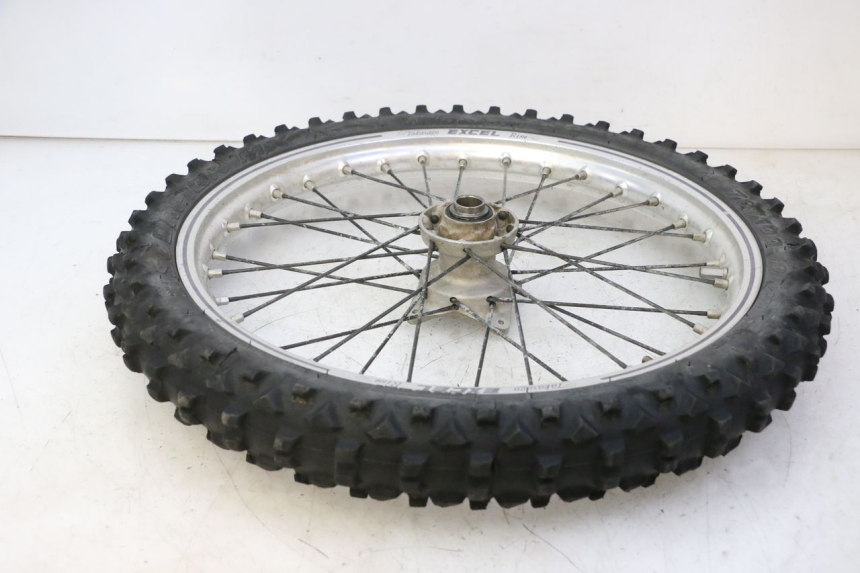 photo de LLANTA DELANTERA Y NEUMÁTICO KTM SX 85 (2013 - 2017) - Zoom sobre los componentes