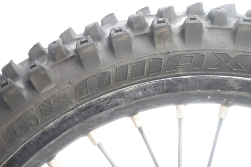 photo de LLANTA DELANTERA Y NEUMÁTICO KTM SX 85 (2018 - 2024) - Zoom sobre los componentes