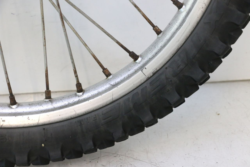 photo de LLANTA DELANTERA Y NEUMÁTICO HUSABERG TE 250 (2011 - 2014) - Detalles de los puntos de fijación