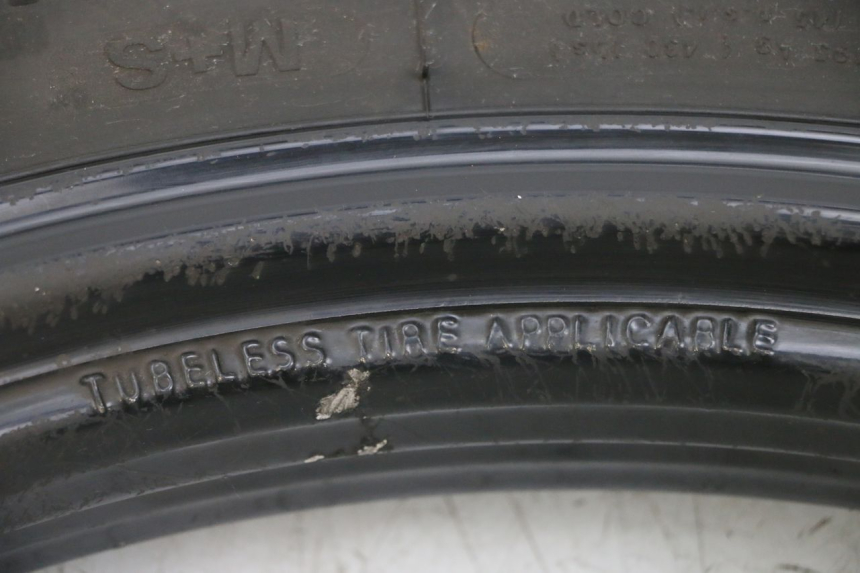 photo de LLANTA DELANTERA Y NEUMÁTICO PEUGEOT TWEET PRO EFI 4T 50 (2021 - 2022) - Características distintivas