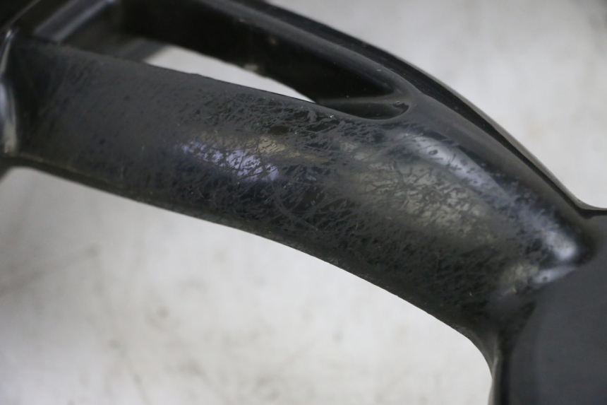 photo de LLANTA DELANTERA Y NEUMÁTICO PEUGEOT TWEET PRO EFI 4T 50 (2021 - 2022) - Detalles de los puntos de fijación