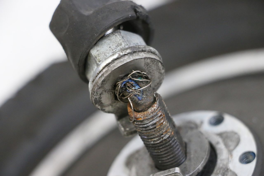 photo de RINCON DELANTERO Y NEUMÁTICO DUALTRON VICTOR LIMITED 1 - Enfoque en la estructura