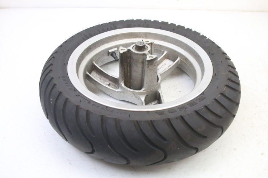 photo de LLANTA DELANTERA Y NEUMÁTICO PEUGEOT VIVACITY NEW 2T 50 (2008 - 2017) - Detalles de los puntos de fijación