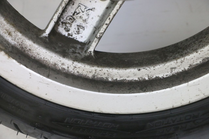 photo de LLANTA DELANTERA Y NEUMÁTICO PEUGEOT VIVACITY NEW 2T 50 (2008 - 2017) - Zoom sobre los componentes