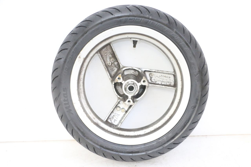 photo de LLANTA DELANTERA Y NEUMÁTICO PEUGEOT VIVACITY NEW 2T 50 (2008 - 2017) - Enfoque en la estructura