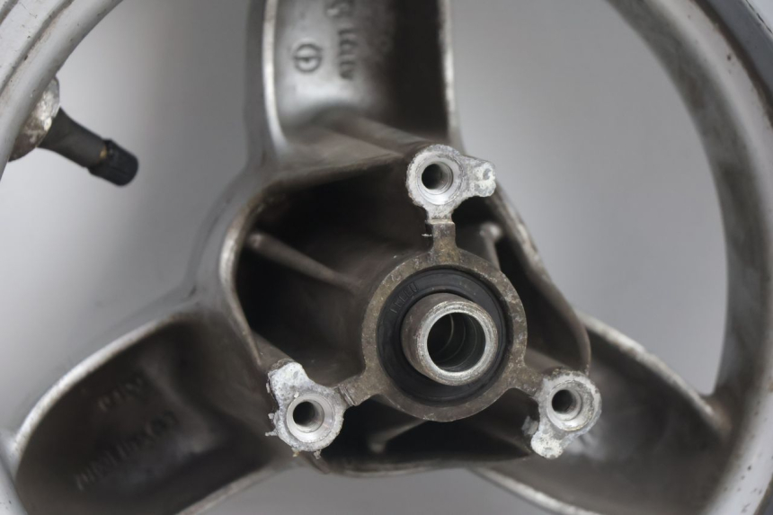 photo de LLANTA DELANTERA Y NEUMÁTICO PEUGEOT VIVACITY 50 (1998 - 2003) - Recambio usado revisado