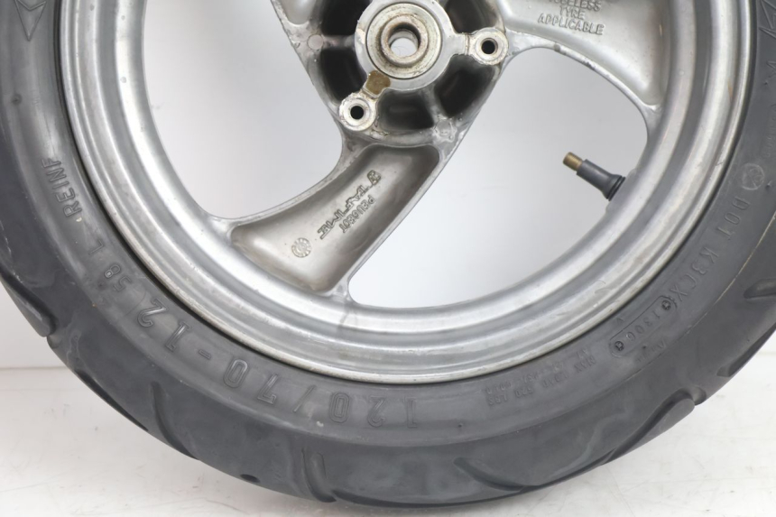photo de LLANTA DELANTERA Y NEUMÁTICO PEUGEOT VIVACITY 50 (2004 - 2009) - Estado de la superficie y material