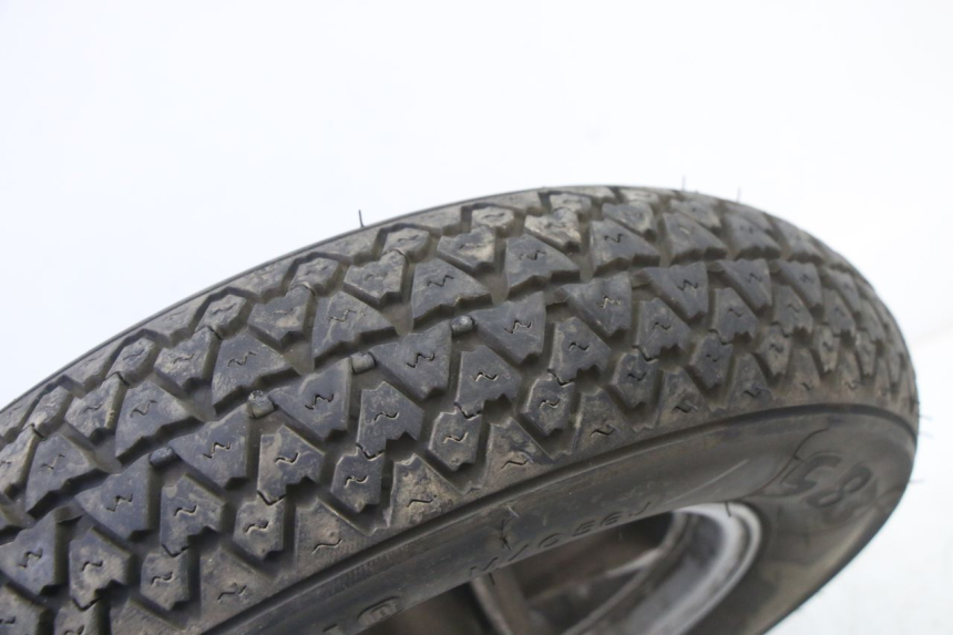 photo de LLANTA DELANTERA Y NEUMÁTICO MBK WAAP 125 (2008 - 2013) - Zoom sobre los componentes