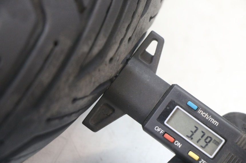 photo de LLANTA DELANTERA Y NEUMÁTICO YAMAHA X-MAX XMAX 125 (2010 - 2013) - Foto de producto adicional