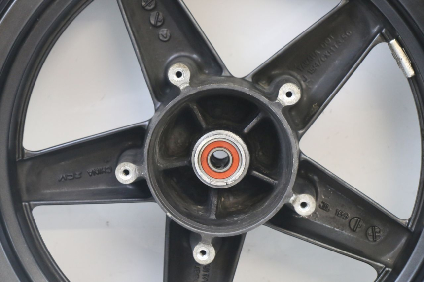 photo de LLANTA DELANTERA Y NEUMÁTICO YAMAHA X-MAX XMAX 125 (2010 - 2013) - Marcados y referencias originales