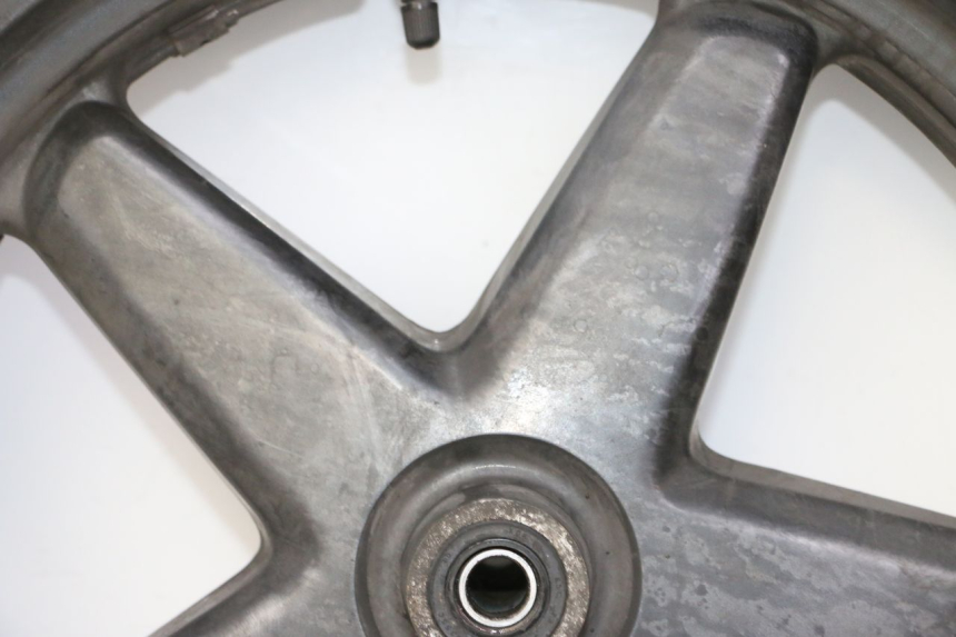 photo de LLANTA DELANTERA Y NEUMÁTICO YAMAHA X-MAX XMAX 125 (2010 - 2013) - Inspección visual detallada