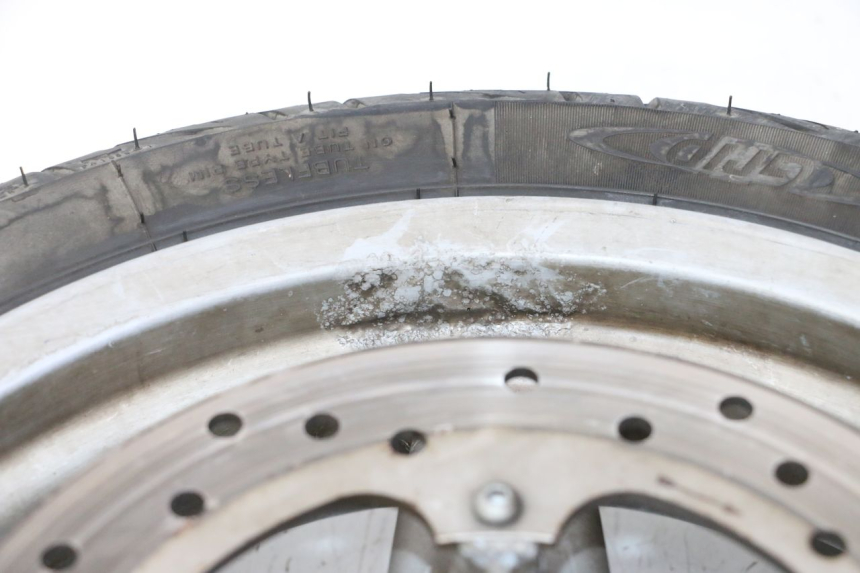 photo de LLANTA DELANTERA Y NEUMÁTICO PIAGGIO X9 EVOLUTION 125 (2003 - 2007) - Zoom sobre los componentes