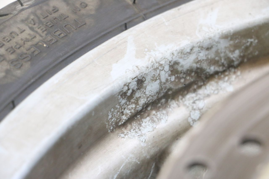 photo de LLANTA DELANTERA Y NEUMÁTICO PIAGGIO X9 EVOLUTION 125 (2003 - 2007) - Zoom estado de uso