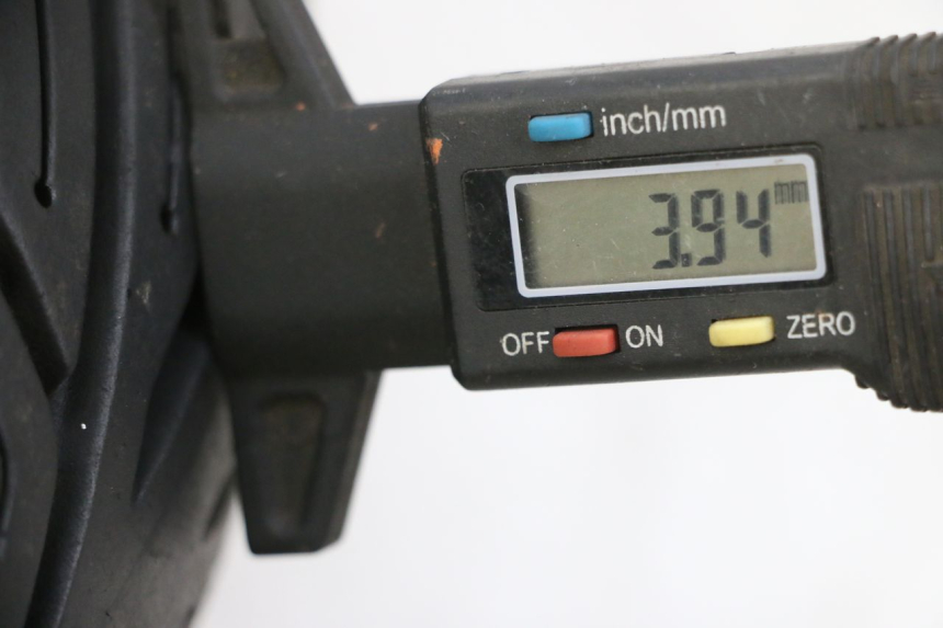 photo de LLANTA DELANTERA Y NEUMÁTICO PIAGGIO XEVO - X EVO 125 (2007 - 2017) - Zoom estado de uso