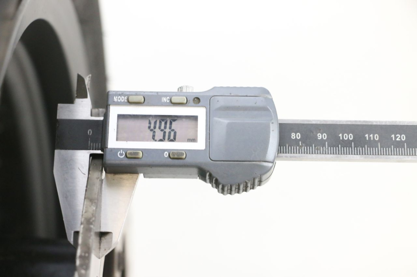 photo de LLANTA DELANTERA Y NEUMÁTICO PIAGGIO XEVO - X EVO 125 (2007 - 2017) - Otra perspectiva