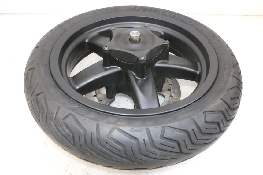 photo de LLANTA DELANTERA Y NEUMÁTICO PIAGGIO XEVO - X EVO 125 (2007 - 2017) - Detalles de los puntos de fijación