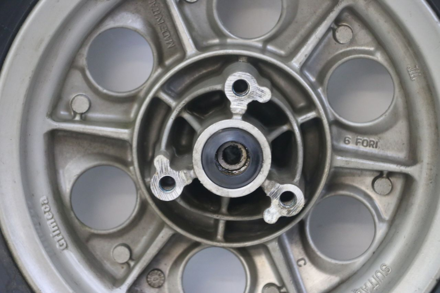 photo de LLANTA DELANTERA Y NEUMÁTICO YAMAHA BW'S NG NEXT GENERATION 50 (1996 - 2003) - Características distintivas