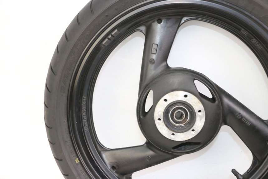 photo de LLANTA DELANTERA Y NEUMÁTICO YAMAHA FZS FAZER 600 (2001 - 2003) - Marcados y referencias originales