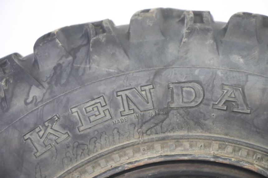 photo de LLANTA DELANTERA Y NEUMÁTICO YAMAHA YFM BRUIN 350 (2003 - 2009) - Primer plano de alta resolución