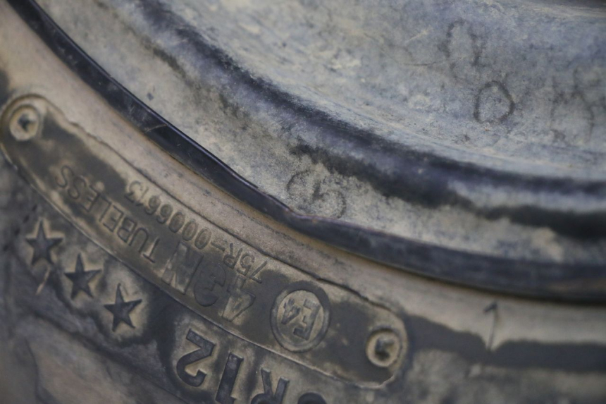 photo de LLANTA DELANTERA Y NEUMÁTICO YAMAHA YFM GRIZZLY 550 (2008 - 2015) - Vista principal