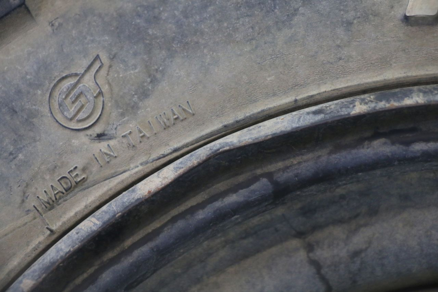 photo de LLANTA DELANTERA Y NEUMÁTICO YAMAHA YFM GRIZZLY 550 (2008 - 2015) - Detalles de los puntos de fijación