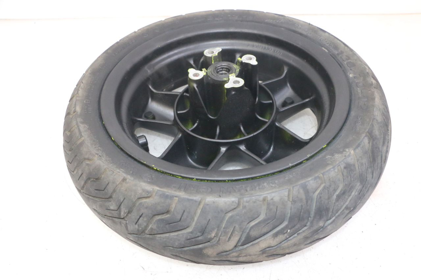 photo de LLANTA DELANTERA Y NEUMÁTICO YAMAHA YP MAJESTY 125 (2002 - 2006) - Primer plano técnico