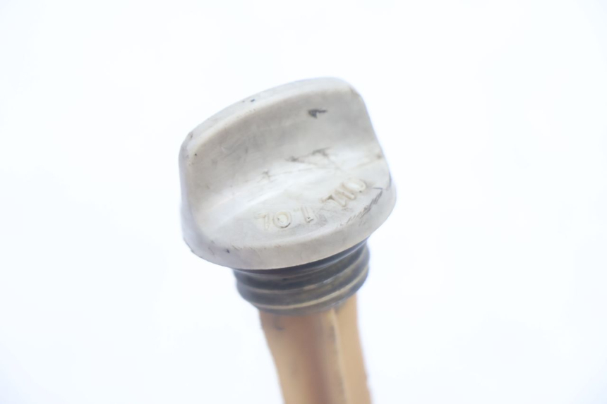 photo de NIVEL ACEITE MOTOR SMC XROAD 150 - Detalle de la pieza