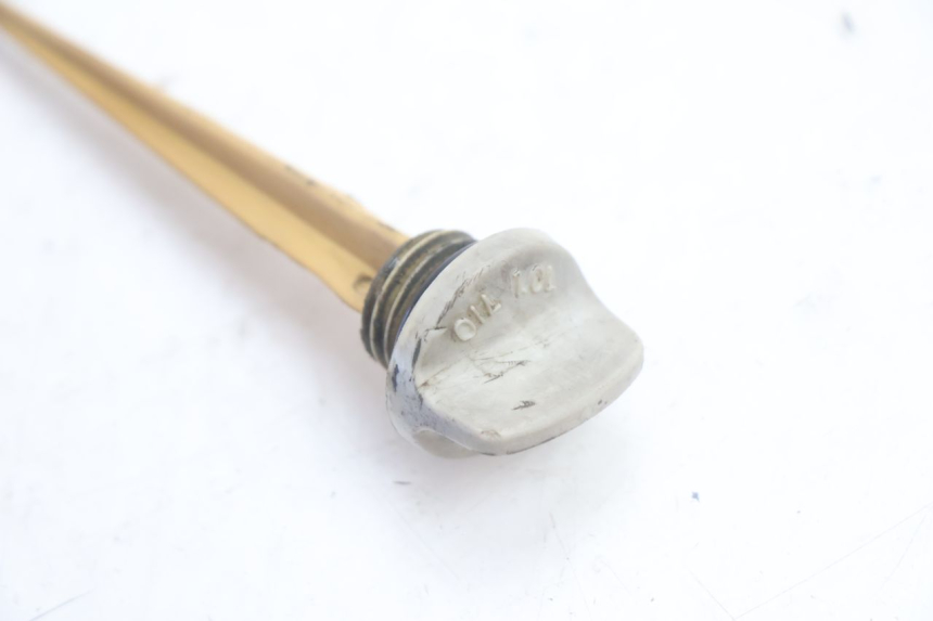 photo de NIVEL ACEITE MOTOR SMC XROAD 150 - Primer plano técnico