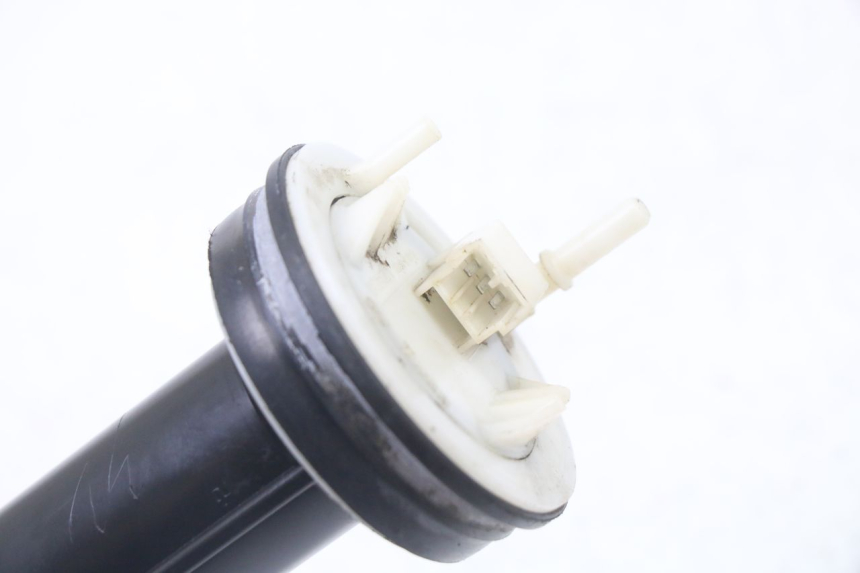 photo de INDICADOR DE NIVEL DE COMBUSTIBLE APRILIA ATLANTIC 125 (2003 - 2009) - Detalle de la pieza