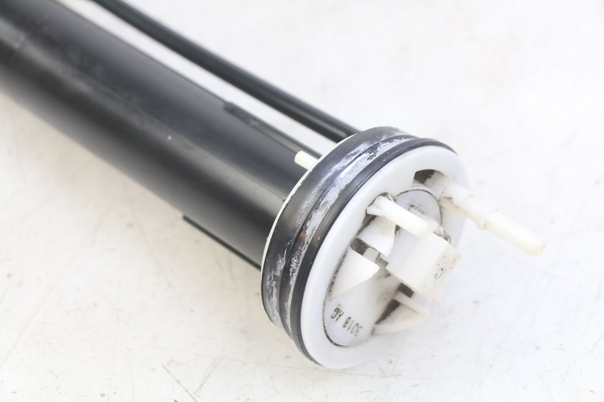 photo de INDICADOR DE NIVEL DE COMBUSTIBLE APRILIA ATLANTIC 125 (2003 - 2009) - Detalle de la pieza