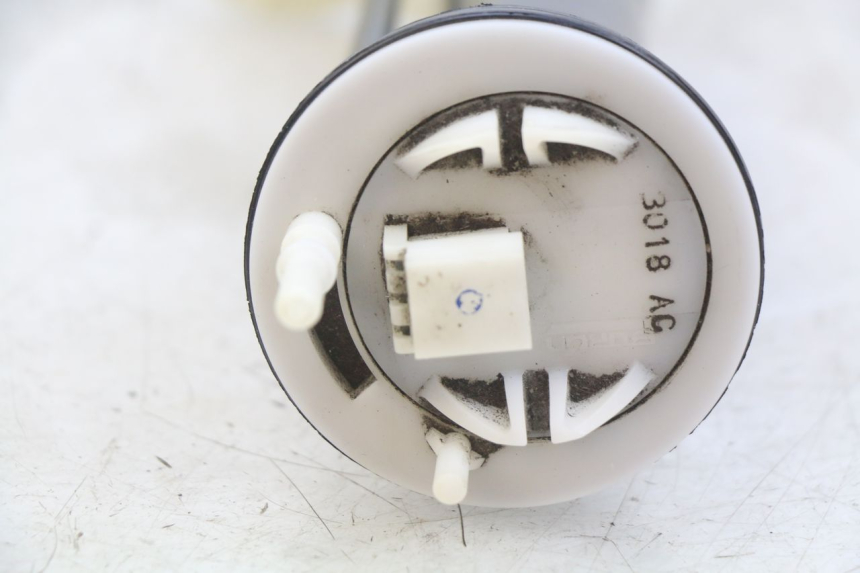 photo de INDICADOR DE NIVEL DE COMBUSTIBLE APRILIA ATLANTIC 125 (2003 - 2009) - Zoom estado de uso